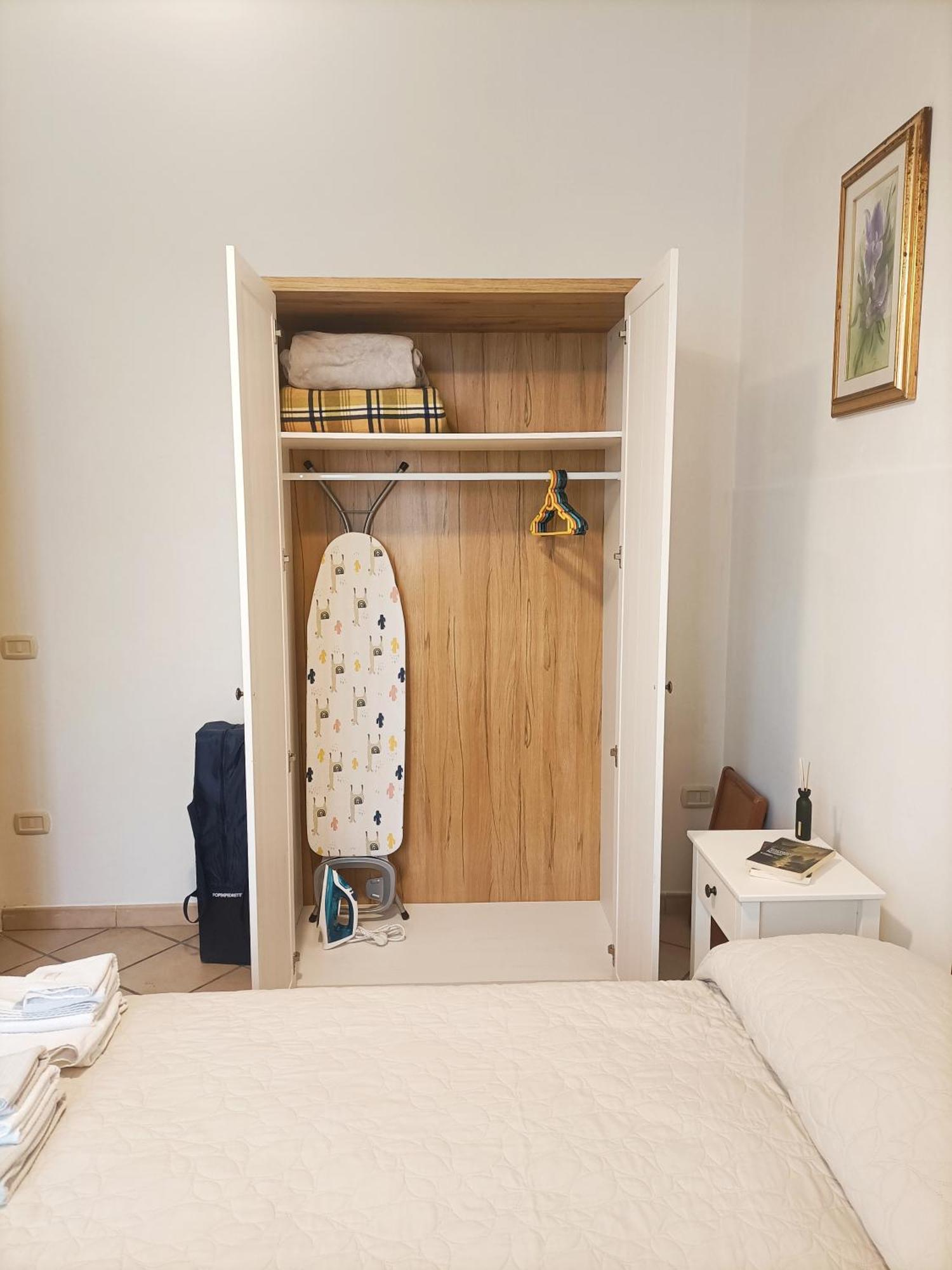 Bright Port View Apartment- Free Parking Cagliari Kültér fotó