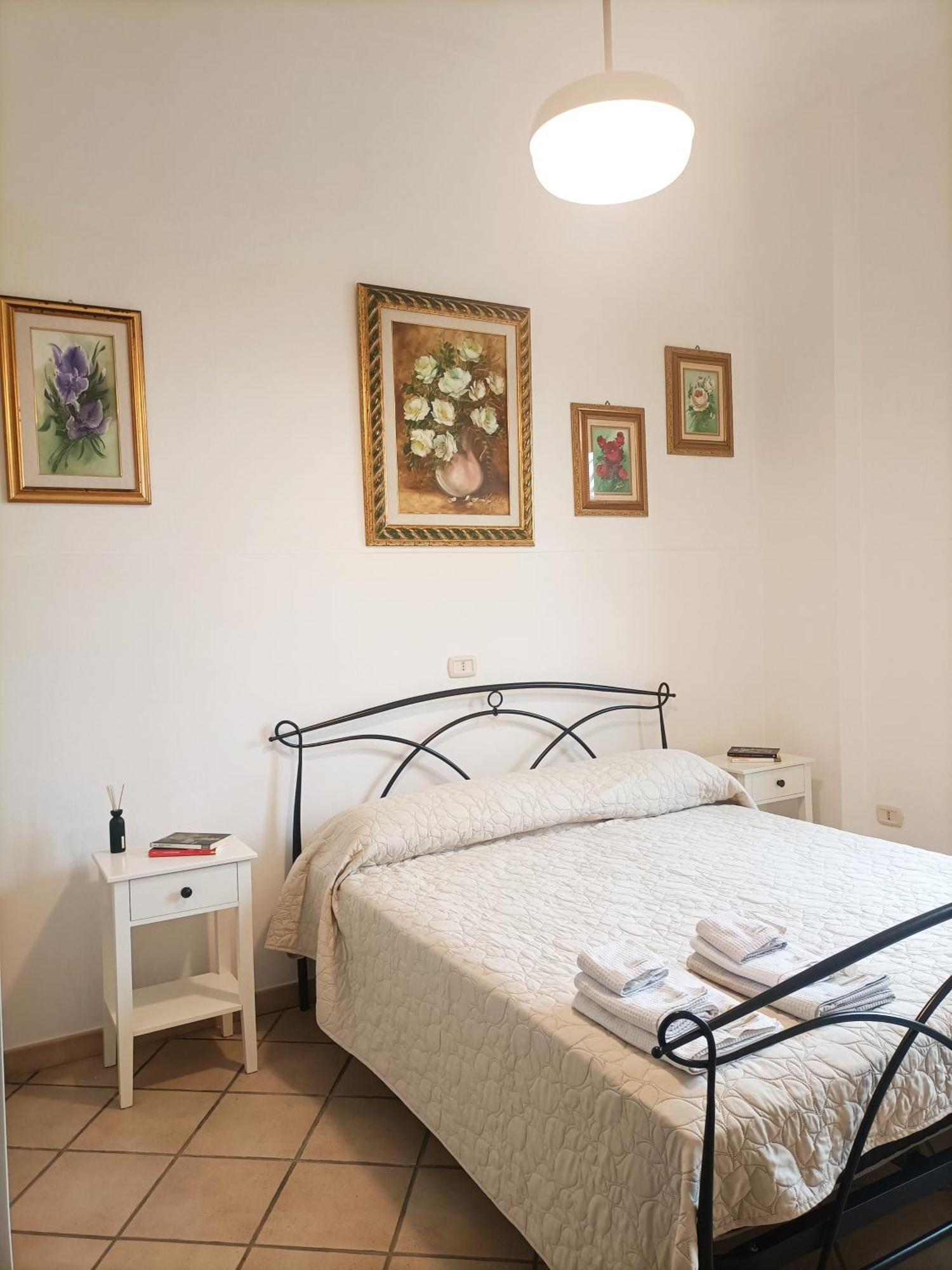 Bright Port View Apartment- Free Parking Cagliari Kültér fotó