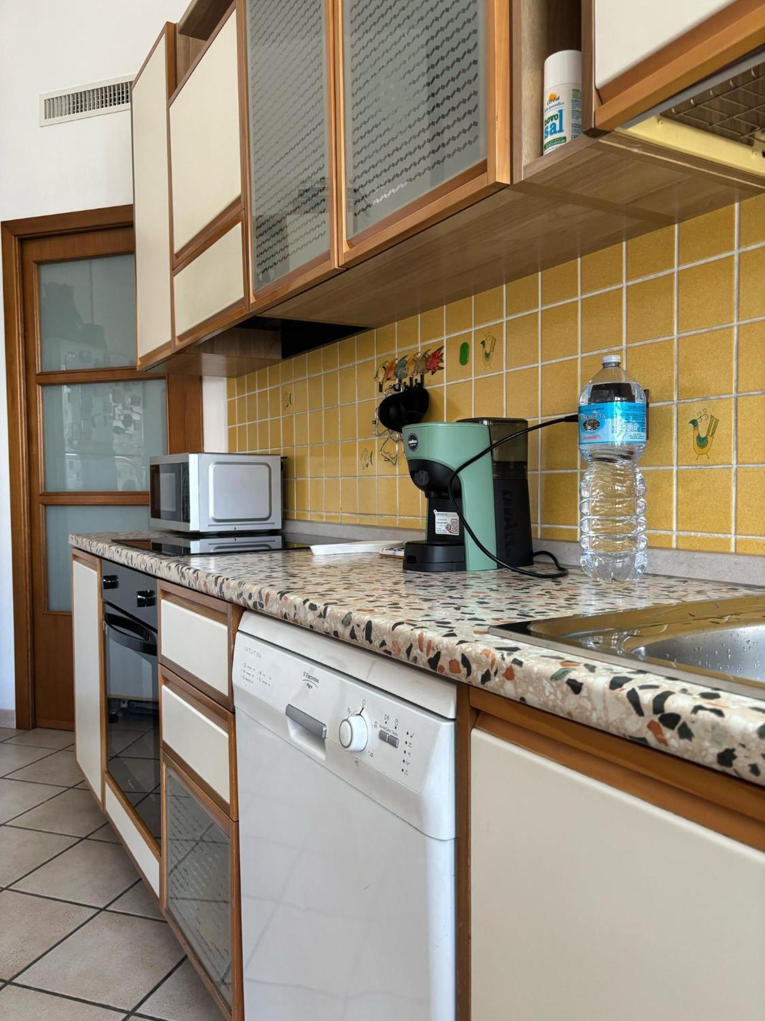 Bright Port View Apartment- Free Parking Cagliari Kültér fotó